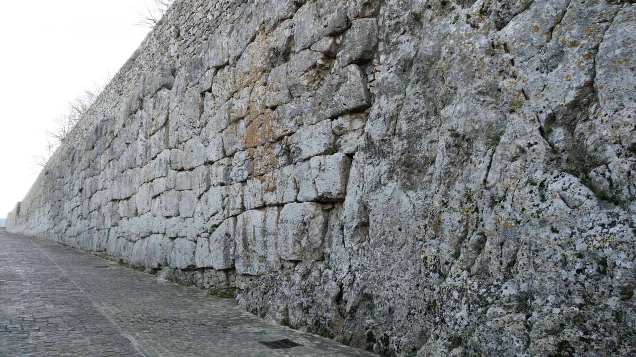 Aletrium-Mura-Poligonali-Megalitiche-Alatri-Frosinone-Lazio-Italia-34
