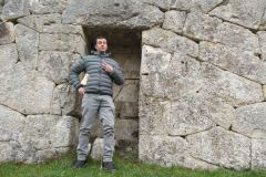 Alba-Fucens-Mura-Poligonali-Megalitiche-Albe-L-Aquila-Abruzzo-Italia-41