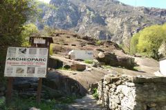 Altare-Coppelle-Bard-Valle-Aosta-Italia-10