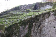 Bomarzo-Piramide-Megalitica-Cart-ruts-ripari-rupestri-Viterbo-Lazio-Italia-28