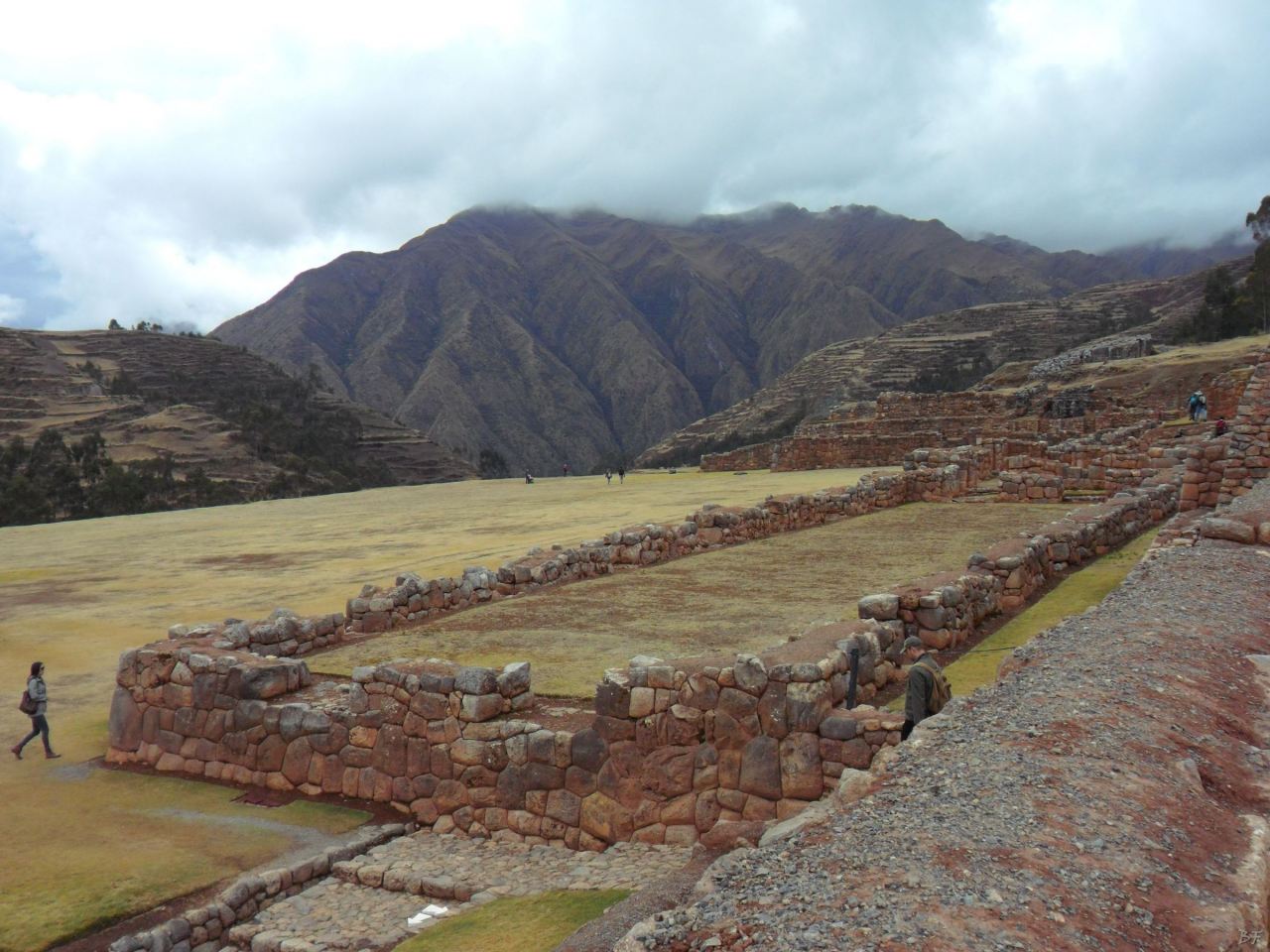 Chinchero-Mura-Poligonali-Piramide-Urubamba-Peru-21