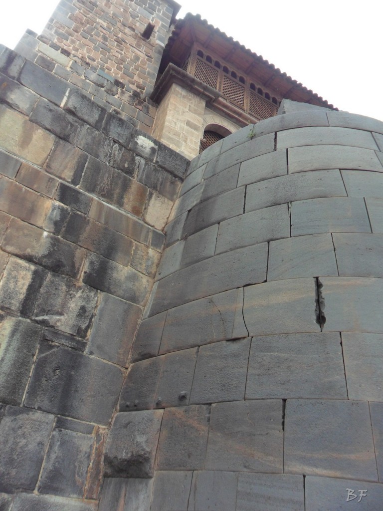 Mura-Poligonali-Megaliti-Tempio-Coricancha-Cusco-Perù-7