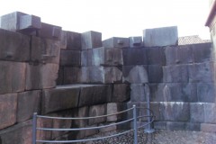 Mura-Poligonali-Megaliti-Tempio-Coricancha-Cusco-Perù-52