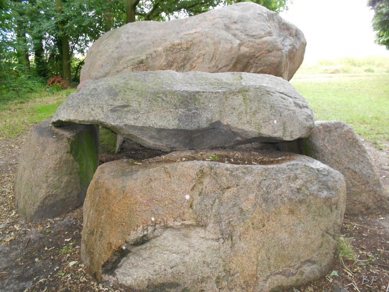 Hunebedden-Dolmen-Megaliti-Groeningen-Drenthe-Paesi-Bassi-14