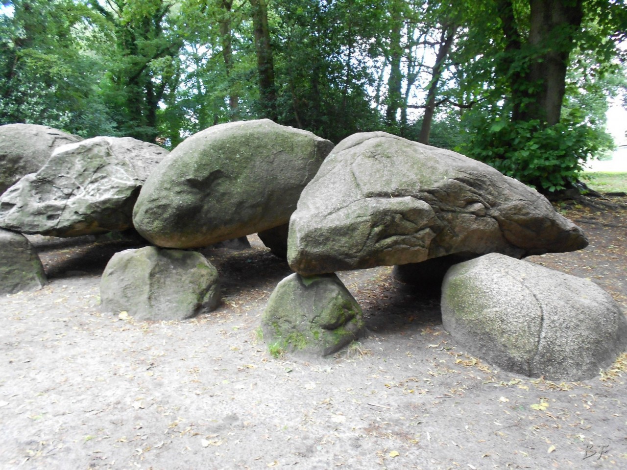 Hunebedden-Dolmen-Megaliti-Groeningen-Drenthe-Paesi-Bassi-67