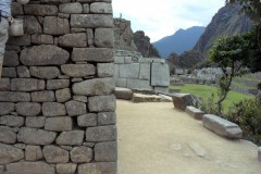 Mura-Poligonali-Incisioni-Altari-Edifici-Rupestri-Megaliti-Machu-Picchu-Aguas-Calientes-Urubamba-Cusco-Perù-100