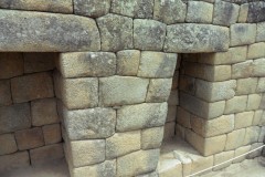 Mura-Poligonali-Incisioni-Altari-Edifici-Rupestri-Megaliti-Machu-Picchu-Aguas-Calientes-Urubamba-Cusco-Perù-123