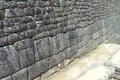 Mura-Poligonali-Incisioni-Altari-Edifici-Rupestri-Megaliti-Machu-Picchu-Aguas-Calientes-Urubamba-Cusco-Perù-142
