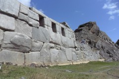Mura-Poligonali-Incisioni-Altari-Edifici-Rupestri-Megaliti-Machu-Picchu-Aguas-Calientes-Urubamba-Cusco-Perù-52
