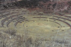 Terrazze-Circolari-Megaliti-Moray-Saline-Maras-Cusco-Perù-8