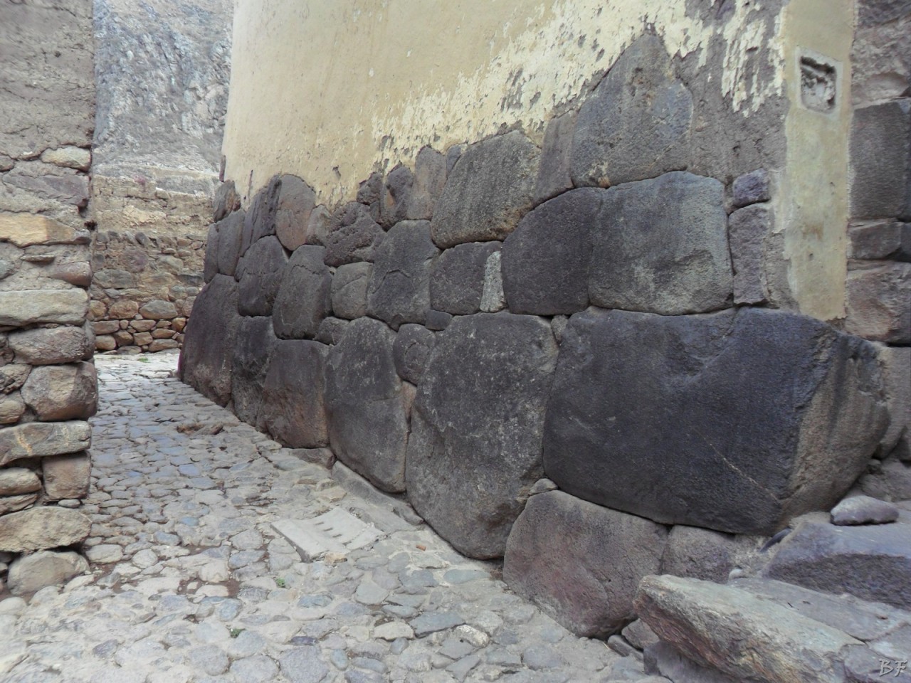 Ollantaytambo-Mura-Megalitiche-Peru-2