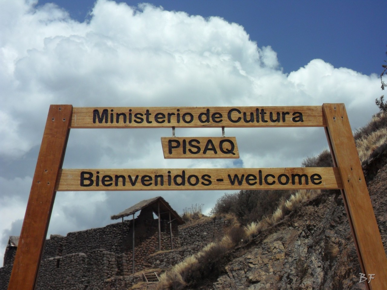 Mura-Poligonali-Megaliti-Altari-Rupestri-Pisac-Cusco-Perù-3