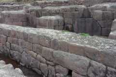 Mura-Poligonali-Megaliti-Altari-Rupestri-Pisac-Cusco-Perù-10