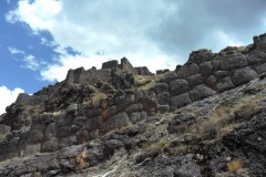 Mura-Poligonali-Megaliti-Altari-Rupestri-Pisac-Cusco-Perù-25