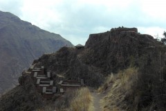 Mura-Poligonali-Megaliti-Altari-Rupestri-Pisac-Cusco-Perù-79