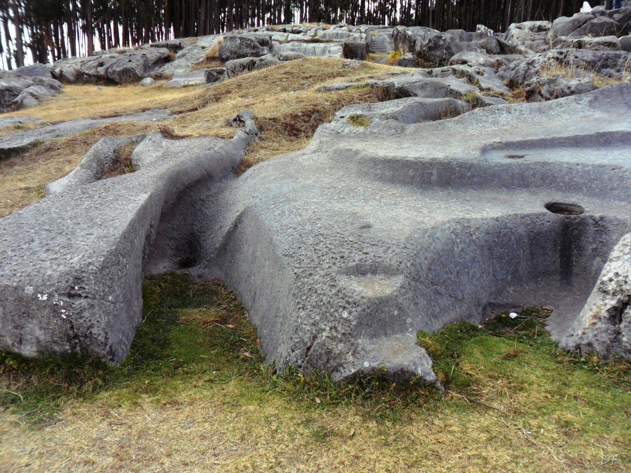 Qenqo-Chico-Altari-Mura-Poligonali-Megaliti-Cusco-Perù-17