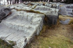 Qenqo-Chico-Altari-Mura-Poligonali-Megaliti-Cusco-Perù-2
