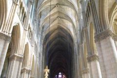 Cattedrale-Gotica-della-Vergine-di-Reims-Marne-Gran-Est-Francia-17