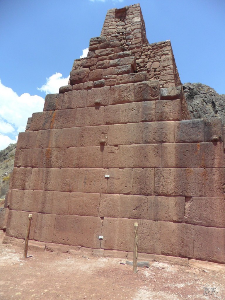 Parco-Archeologico-Megaliti-Rumicolca-Cusco-Perù-8