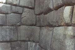 Sacsayhuamán-Mura-Megalitiche-Poligonali-Cusco-Peru-16