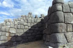 Sacsayhuamán-Mura-Megalitiche-Poligonali-Cusco-Peru-18