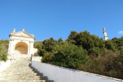 Chiesa-rupestre-fonte-miracolosa-Sant-Oronzo-Ostuni-Brindisi-Puglia-Italia-4