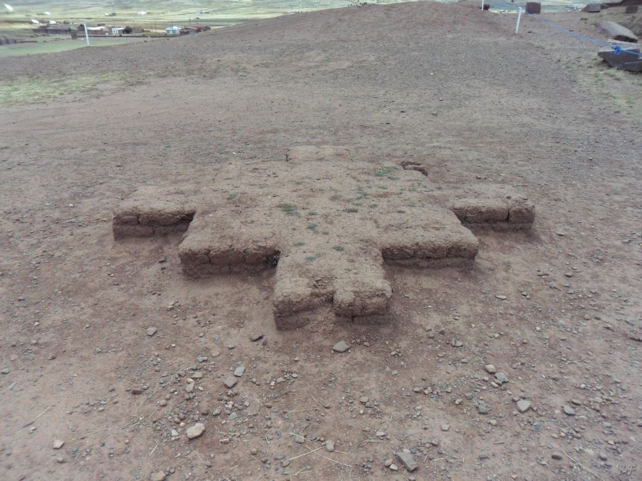 Sito-Megalitico-Piramide-Akapana-Kalasasaya-Menhir-Tiahuanaco-Bolivia-132