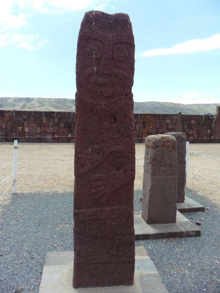 Sito-Megalitico-Piramide-Akapana-Kalasasaya-Menhir-Tiahuanaco-Bolivia-78