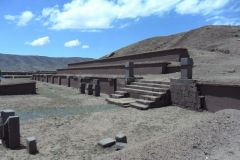 Sito-Megalitico-Piramide-Akapana-Kalasasaya-Menhir-Tiahuanaco-Bolivia-2